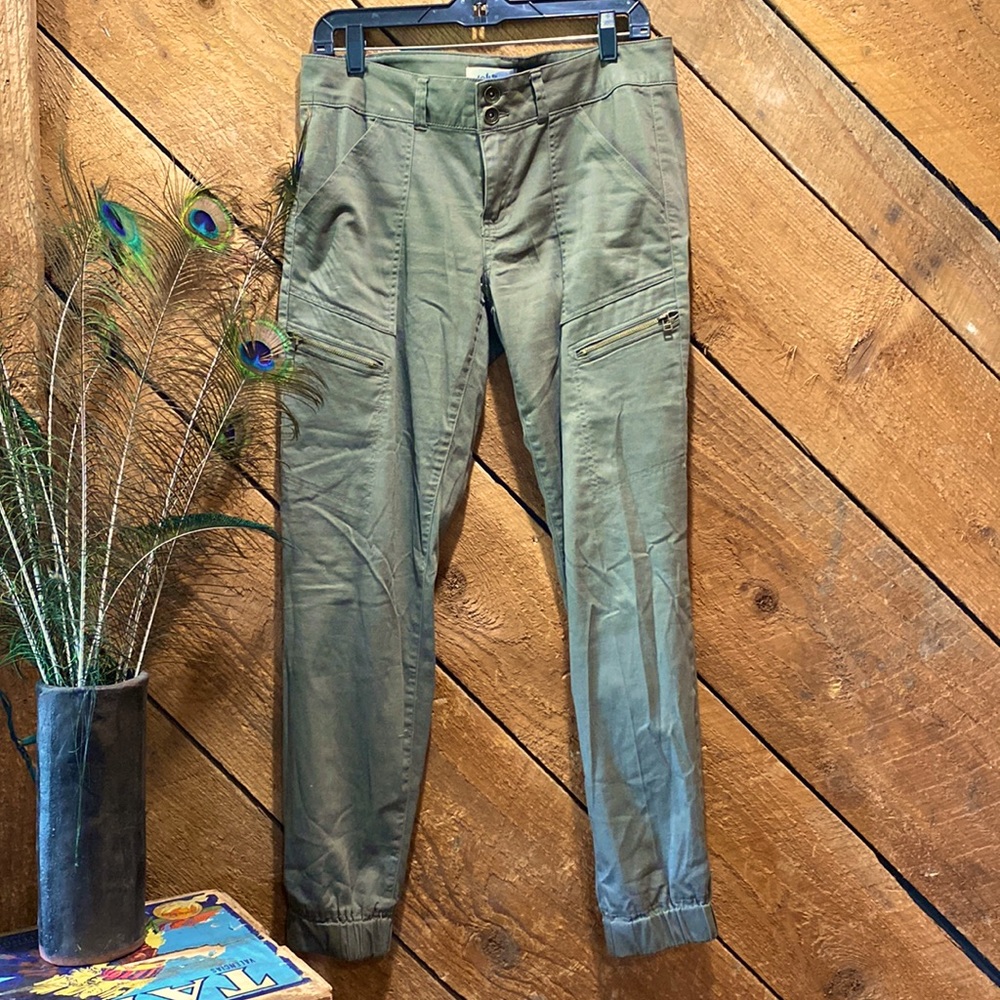 Jolt women’s khaki tapered leg pants size 11